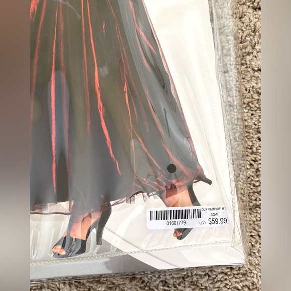 Royal Vampiress Costume - Size Child Medium (8-10) - Picture 13 of 16